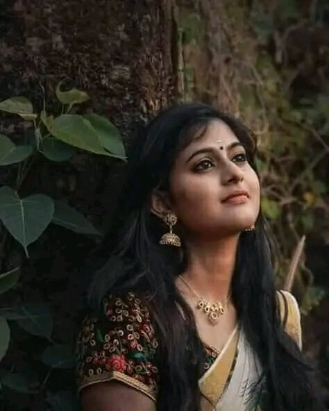 எவ்வளவு முயன்றும்,
மாற்ற முடியாத 
விஷயங்களை...

அதை இயல்பென ஏற்றுக்கொண்டு கடந்து செல்வதற்கு பெயர் தான் 
"பக்குவம்"