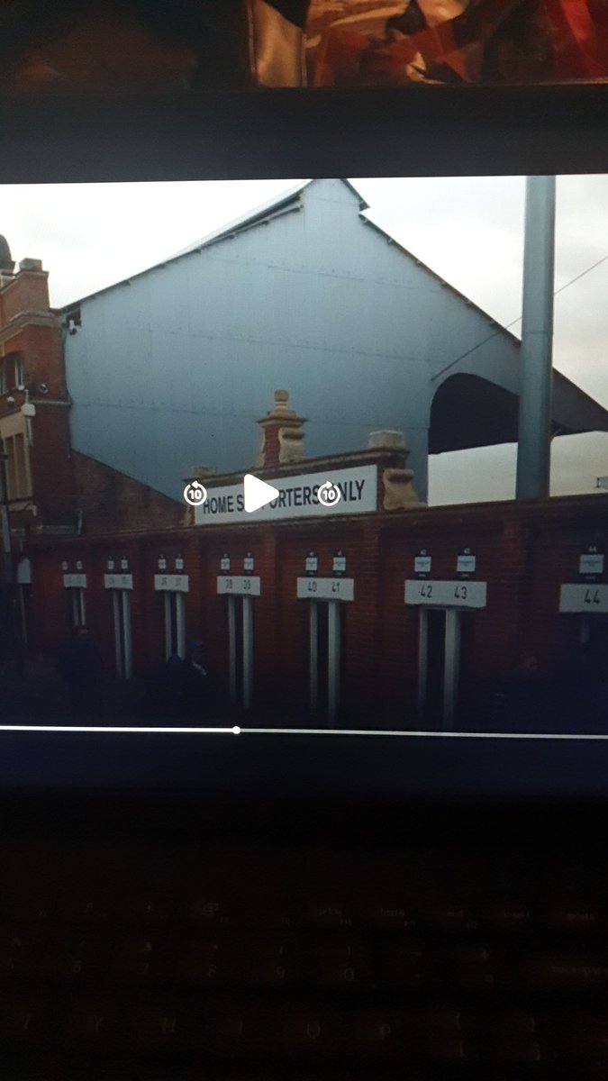 Revolutionary tweet media