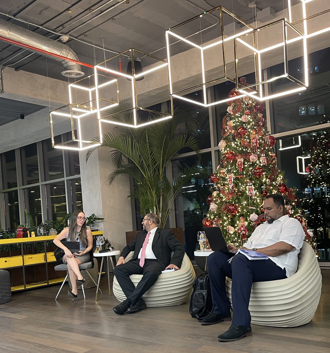 Cerramos hoy el Diplomado sobre las nuevas bases de imputación y los delitos especiales del nuevo Código Penal, acompañados por las valiosas intervenciones de los distinguidos colegas Hirohito Reyes, Manuel Rodríguez y Nicole Portes. 

Hasta la próxima! <a href="/InstitutoOMG/">Instituto OMG</a>