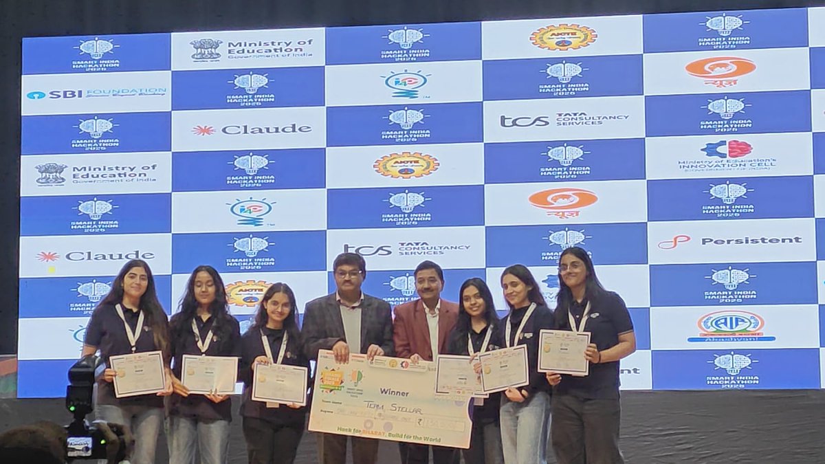 nit_durgapur's tweet photo. SIH 2025 NIT Durgapur Winners
#SIH2025 #moeinnovationcell #educationministerofindia #dpradhanbjp #NarendraModi #PMOIndia #AICTE #yogeshbrahmankarsdg https://t.co/cS71dMq51D