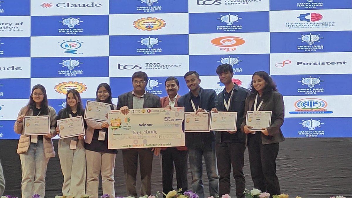 nit_durgapur's tweet photo. SIH 2025 NIT Durgapur Winners
#SIH2025 #moeinnovationcell #educationministerofindia #dpradhanbjp #NarendraModi #PMOIndia #AICTE #yogeshbrahmankarsdg https://t.co/cS71dMq51D