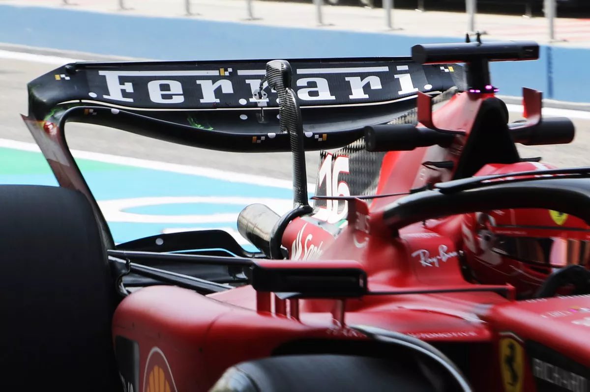 monlclerc's tweet image. como extraño este alerón totalmente superior