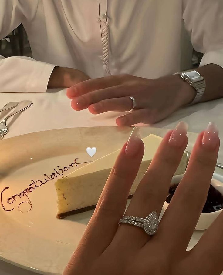 Outfit_Luxy's tweet image. Manifesting 😌💍