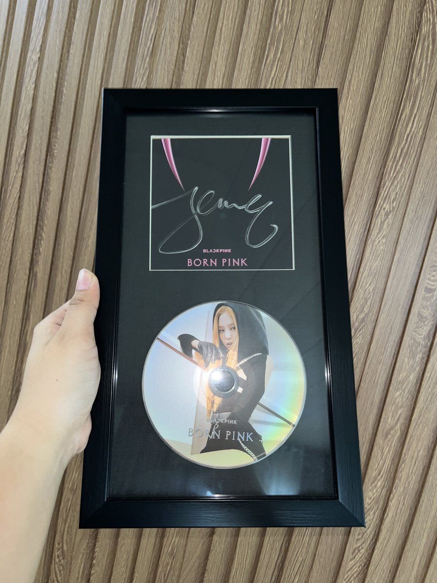 ivana 🐰 tweet media