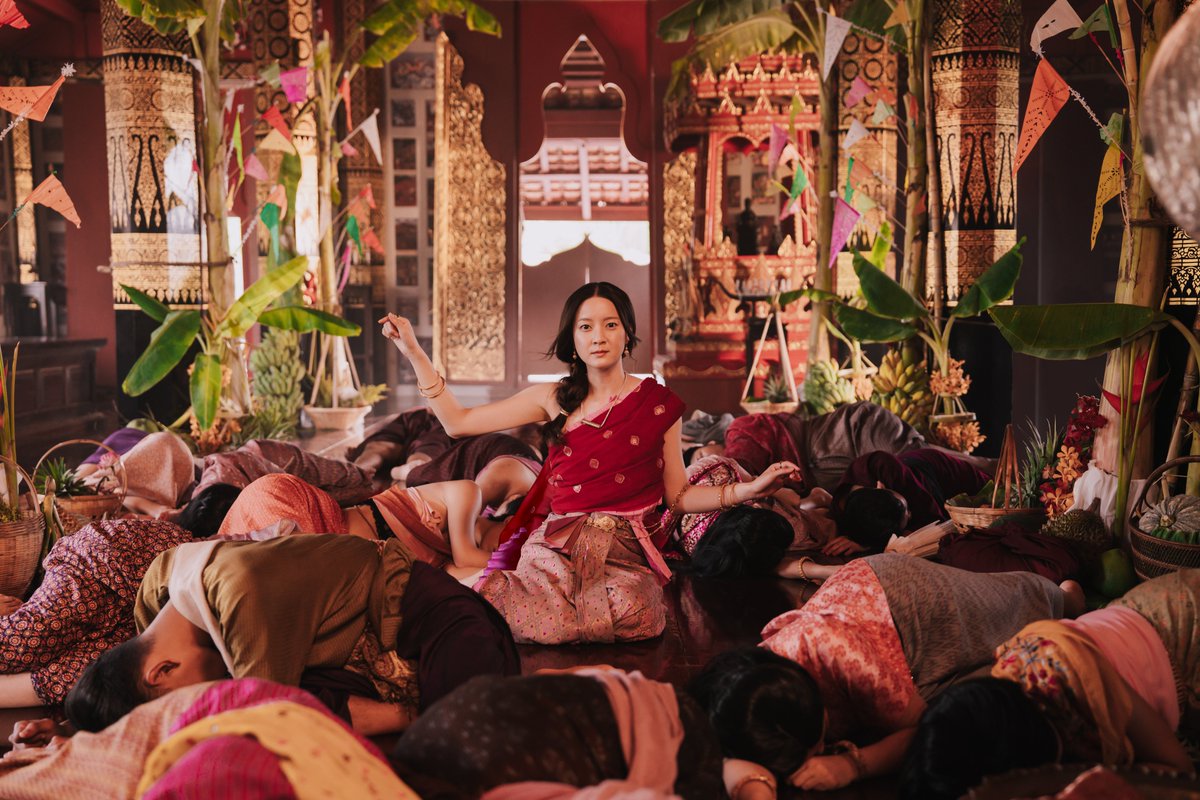 Blackdragon_ent's tweet image. เชิญยลพร้อมกัน เผยภาพครั้งแรกของภาพยนตร์ไทยฟอร์มยักษ์ปี 2569 
“อัศจรรย์วันทอง” 

จารึกประวัติศาสตร์รักครั้งใหม่ไปพร้อมกับ

อิ้งค์ วรันธร 
หมาก ปริญ 
และกลัฟ คณาวุฒิ 

เตรียมชมทีเซอร์อย่างเป็นทางการพร้อมกันทั่วทั้งนคร พรุ่งนี้

#อัศจรรย์วันทอง 
#InkWaruntorn
#mark_prin…