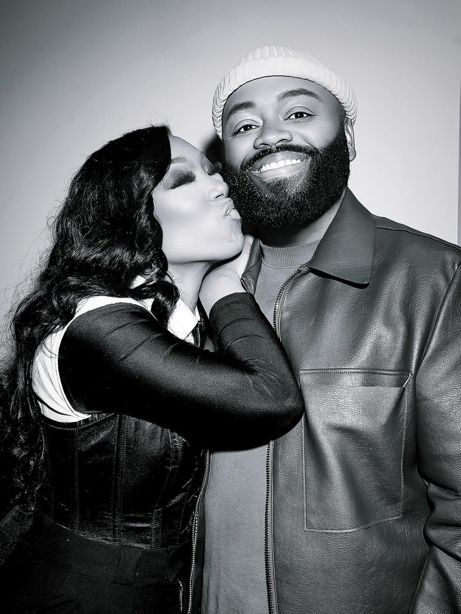 Steven Jones® tweet media