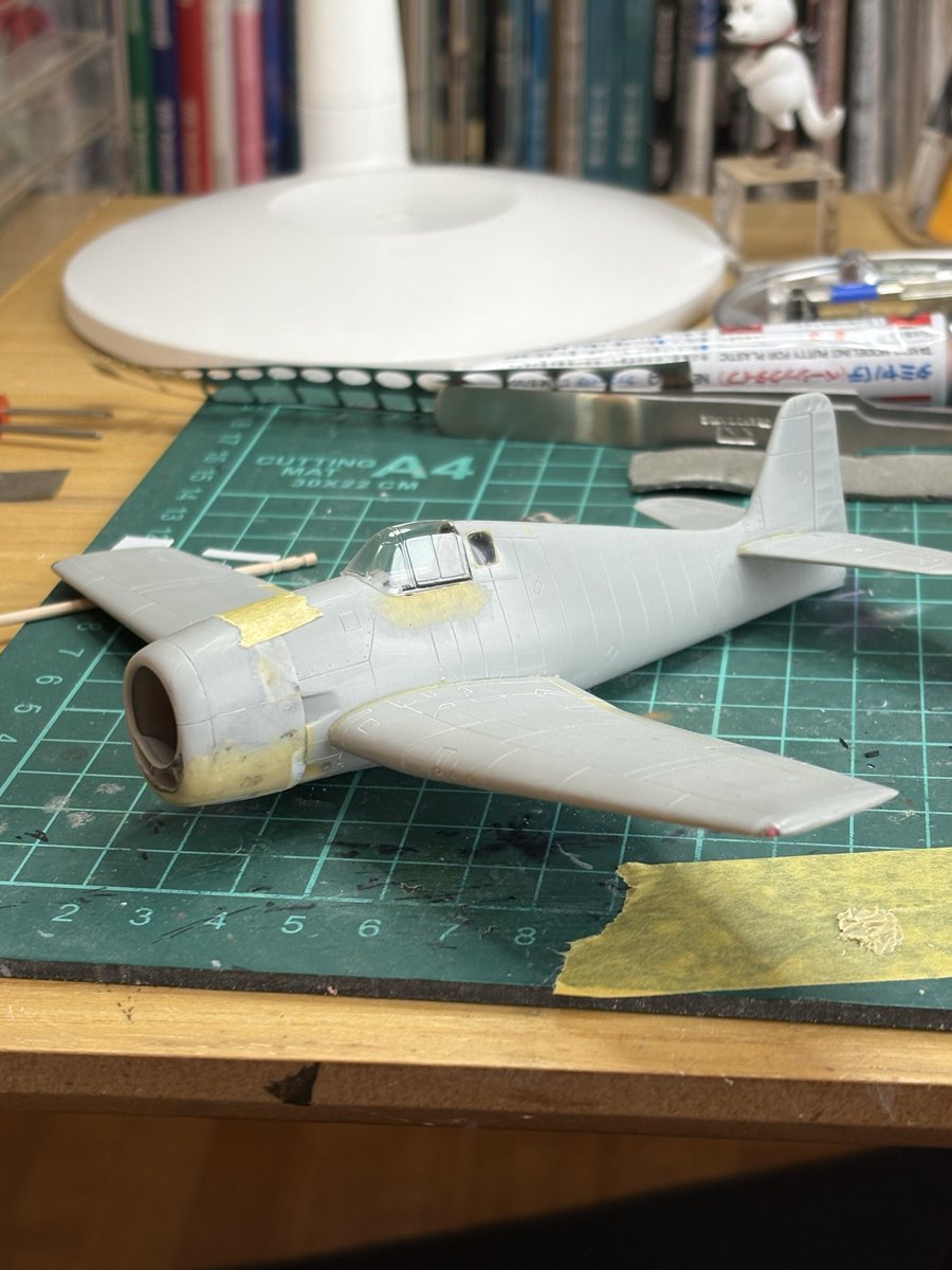 qoo_taki's tweet photo. #イタレリ
#タミヤ
#F6F
合わないキャノピーをハセ用のスコードロンのバキュームに交換。
胴体より小さいカウルを胴体の高さに合わせてふくらましてみた。
ヘルキャット感が出てきた。
ペラペラのペラにはパテ盛りしてます。 https://t.co/WALmfekdd9