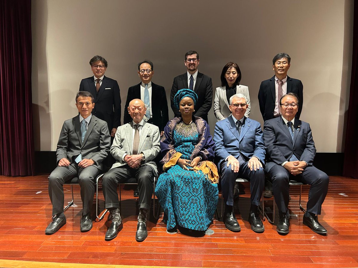 GPE_Japan_PR's tweet photo. 昨日、東京大学小柴ホールにて無事にイベントが終了しました！第一部、第二部の集合写真です📷
AFRECOの矢野哲朗会長、参議院議員の山本順三先生、駐日イタリア大使、駐日ナイジェリア公使にもご参加いただきました。その他ご参加くださった皆様、ありがとうございました☺️

#GPE #multiplypossibility https://t.co/9o8DrgZc6f