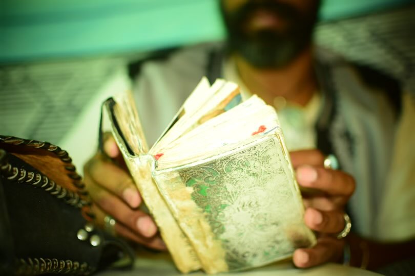 #Mural que realicé durante mi residencia artística en el <a href="/carlosmuseum/">Michael C. Carlos Museum</a> de <a href="/emoryuniversity/">Emory University</a> en Atlanta, USA para la apertura del Golden Drops Café.

Inspirado en la historia taína de “Atariba y Niguayona”, entrelazándola con la mezcla cultural que define al #Caribe hoy. #art