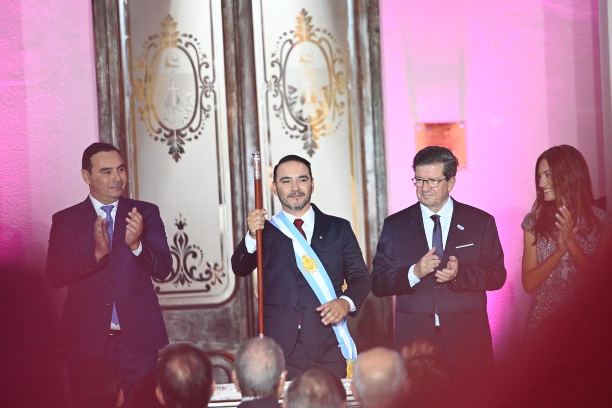 claudiopolich's tweet photo. Felicito a @JPValdesok por asumir como gobernador y a @PedroBraillardP por iniciar un nuevo ciclo como vicegobernador. Comienza una nueva etapa para seguir potenciando el desarrollo de Corrientes. Mi acompañamiento es total para seguir trabajando juntos por todos los correntinos. https://t.co/6r09o8FYgJ