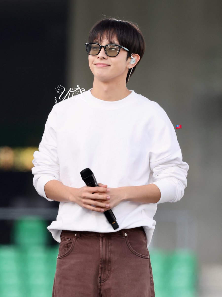 yu1210__LORA's tweet photo. ACON SOUNDCHECK—Justin🌽💚
@SB19Official #SB19
@justintdedios #SB19_JUSTIN https://t.co/91l9prFnUz
