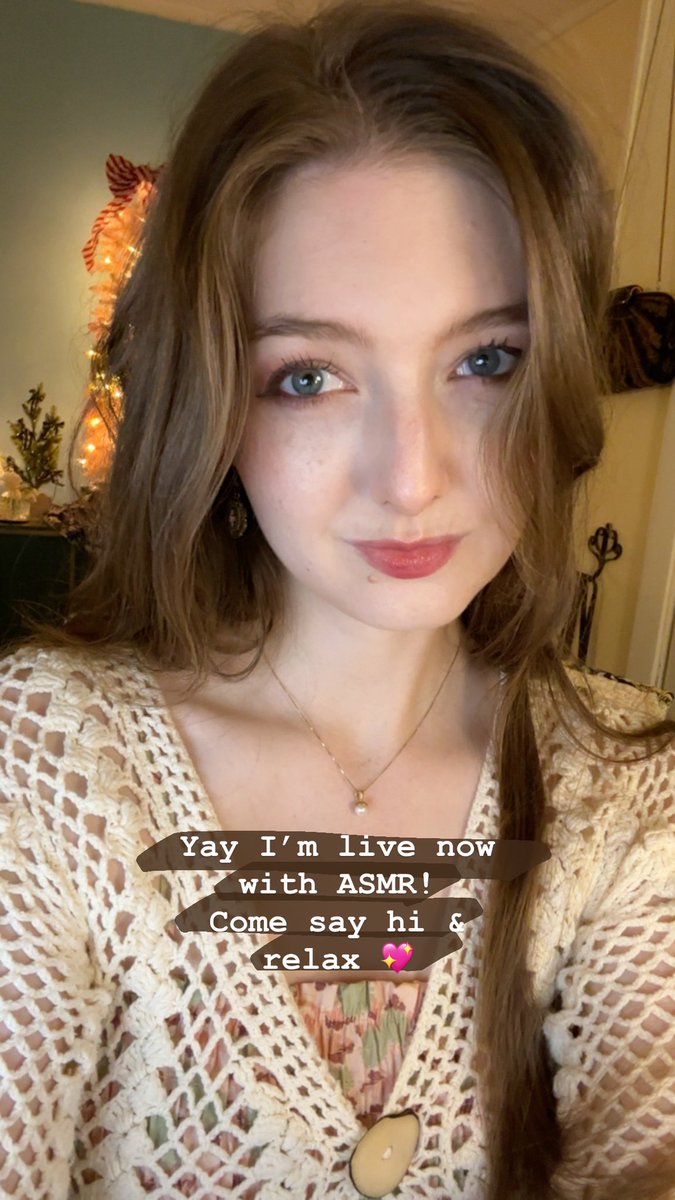 extraseedless's tweet image. Yayyy I’m live nowwww twitch.tv/extraseedless