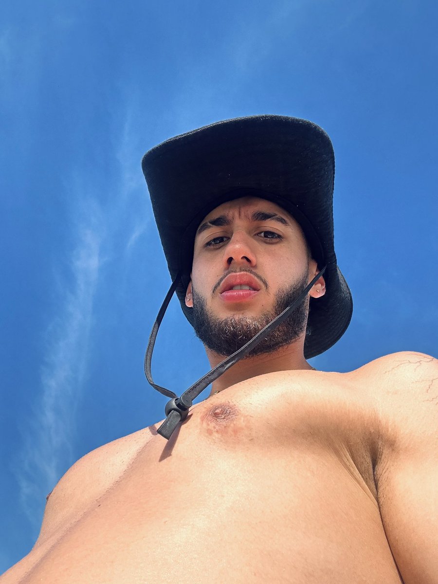 rogaaa___'s tweet image. R