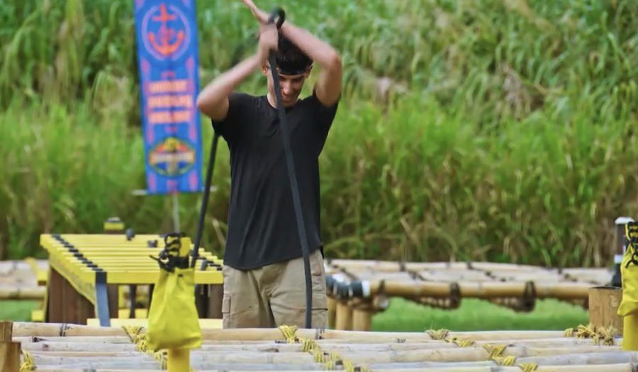 theandyruedafan's tweet photo. I love how bad Rizo is at challenges #Survivor49 #Survivor https://t.co/7GjpCch1gE