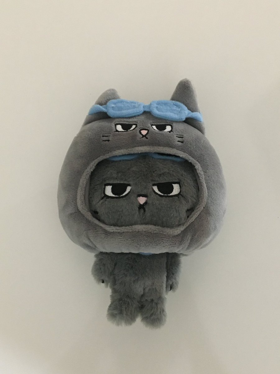 이쁜 옷 사줄게… 옷이업따
