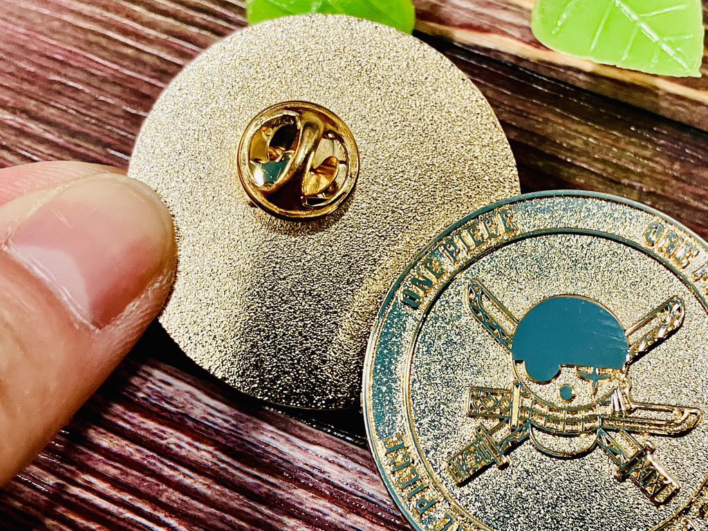 再入荷】 メダル風海賊旗ピンバッジ(全10種) 1パック：880円（税込