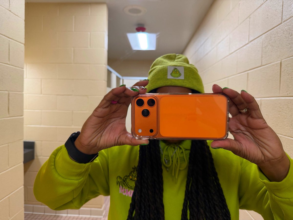 Q. Fields tweet media