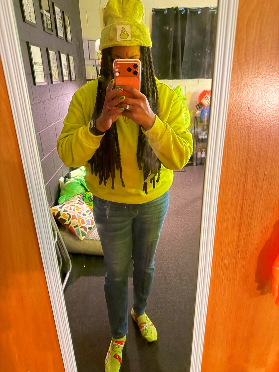 Q. Fields tweet media