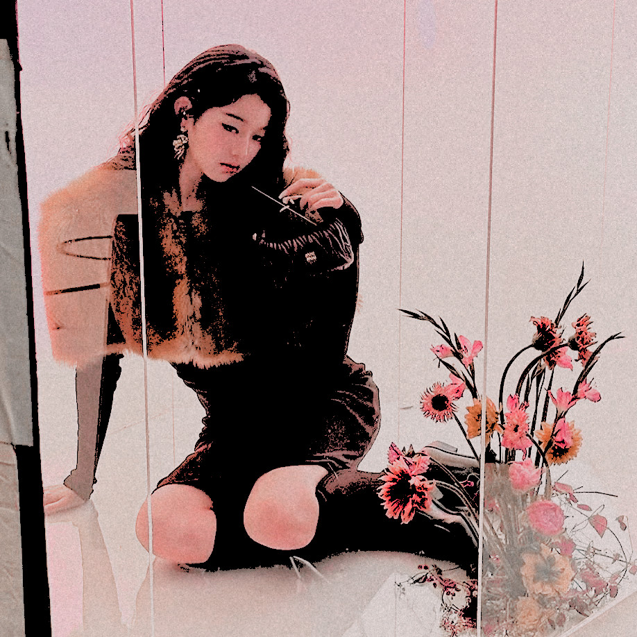 ⠀

⠀⠀SADIE⠀KWON、권해린.⠀

⠀⠀LEAD⠀VOCALIST⠀&amp;.⠀VISUAL⠀
⠀⠀OF⠀AMORETTE.⠀

˚₊·♥︎⁀➷⠀k-pop idol, songwriter, and model. korea's number one sweetheart with a heavenly voice, and the up and coming it-girl around the globe.

⠀