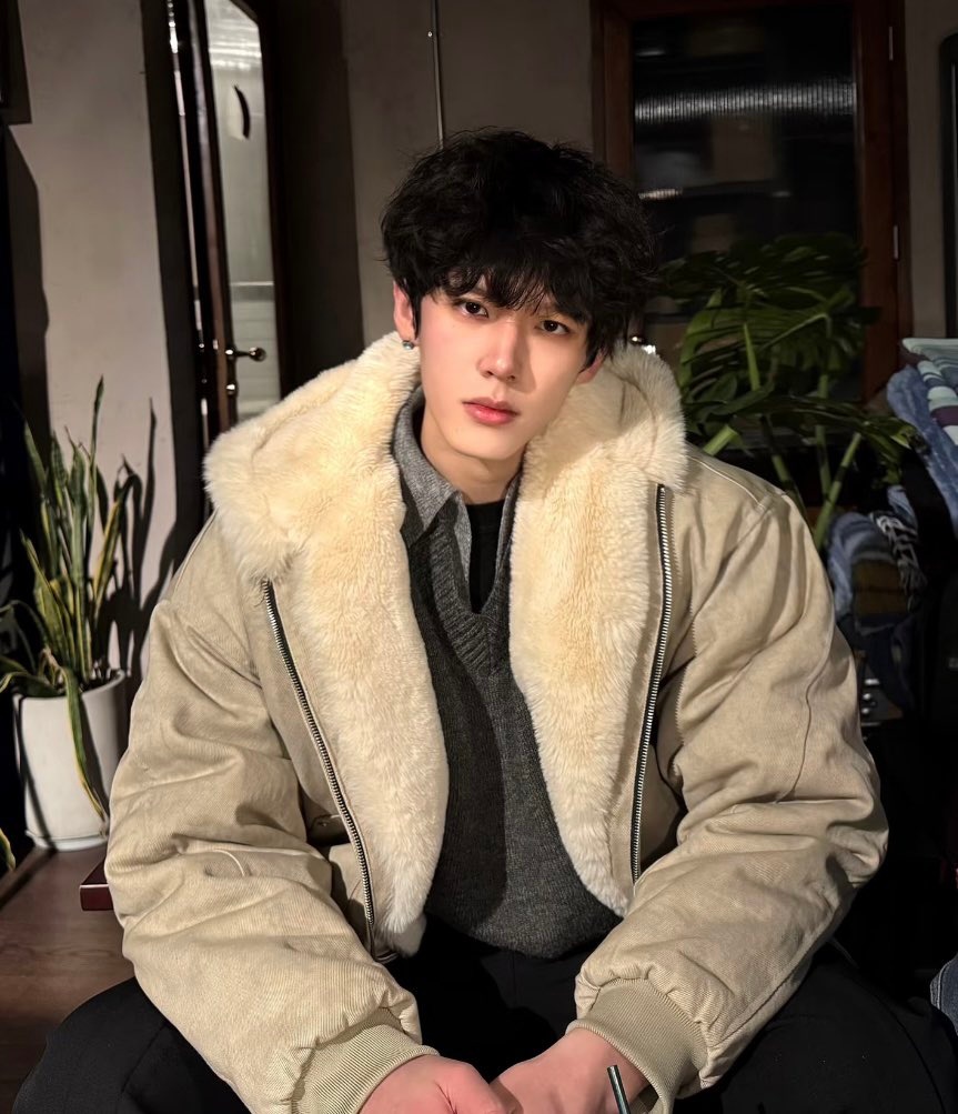 𝓣𝗛𝗘 𝓒𝗥𝗢𝗪𝗡 𝓞𝗕𝗦𝗘𝗥𝗩𝗘𝗥 tweet media