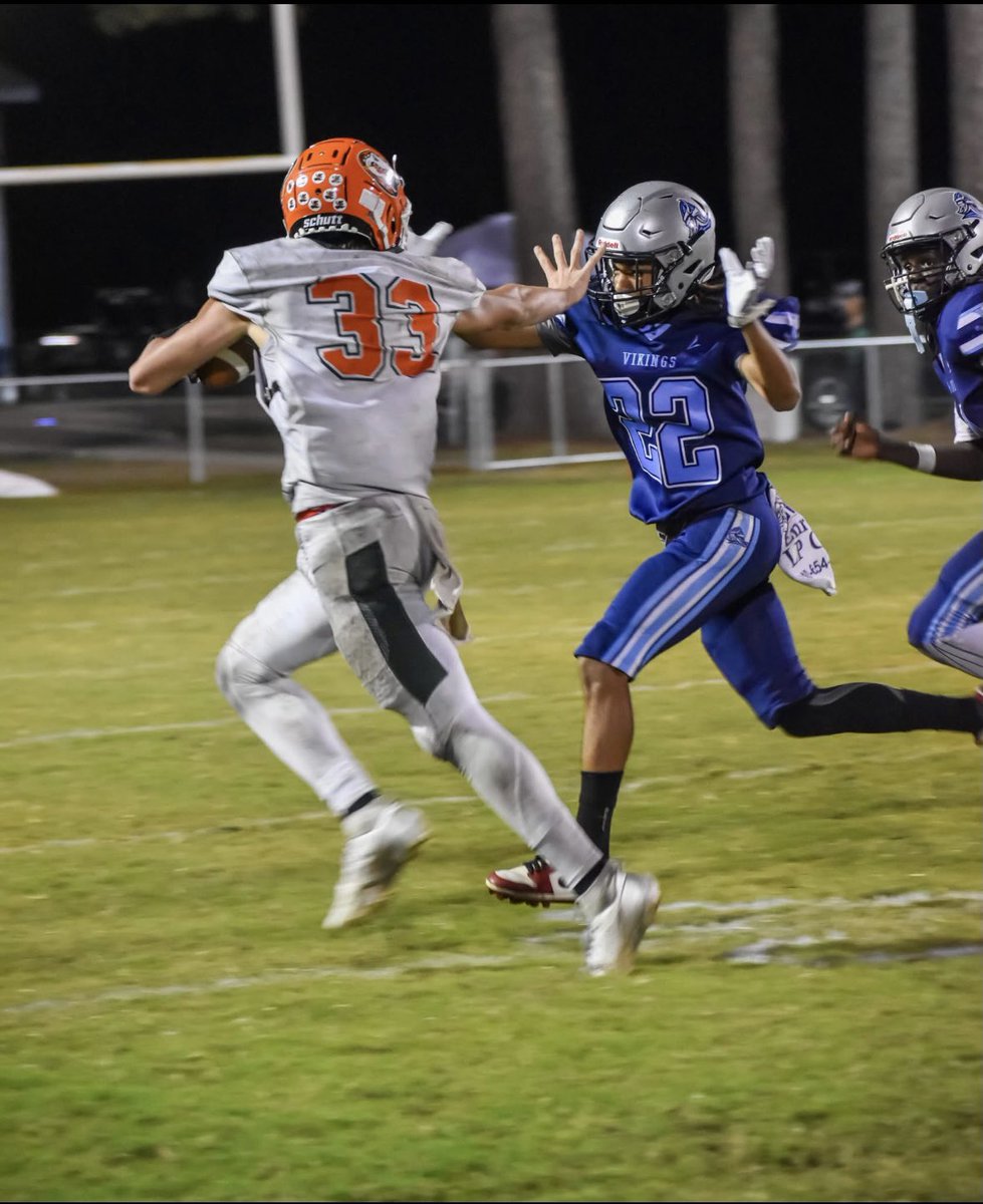 DawsonCrosby33's tweet photo. Junior SZN
1002 rushing yards 
QB,MLB,TE
6,2 180
15TD
Offensive Film
https://t.co/9Ua8oiuAL2
Defensive Film
https://t.co/mL0bAkJp4k https://t.co/ogwoD516TU