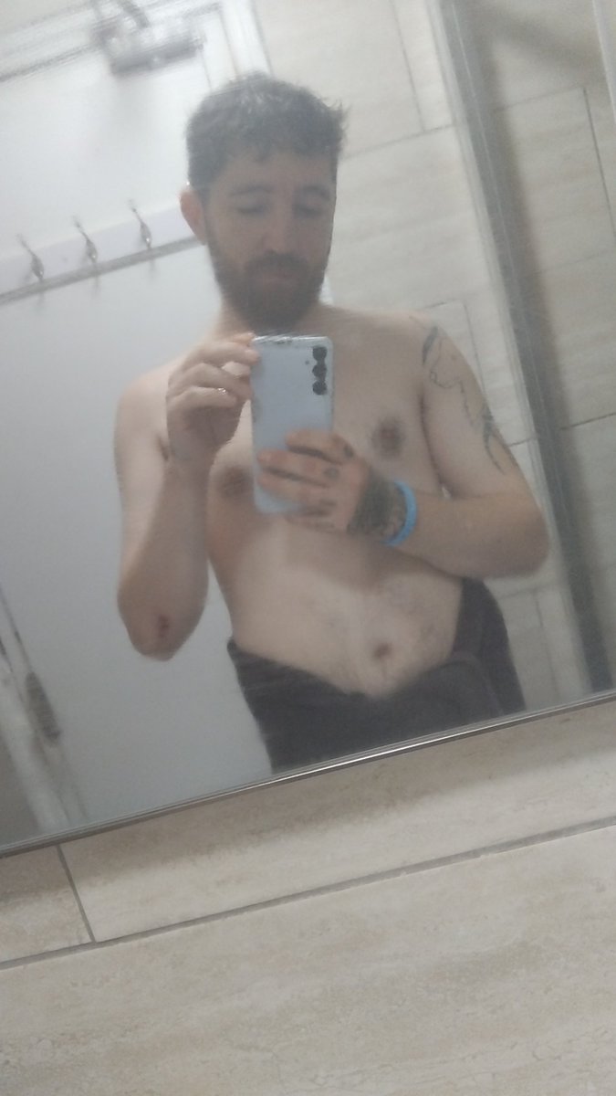 fletcher_l18017's tweet photo. Heyy beautiful people hope everyone is all good?? For the video of me in the shower or any other content don't hesitate to DM.....  

#Shower #Naughty #kinky
#Hugefinish https://t.co/Z2uGMFuYNw