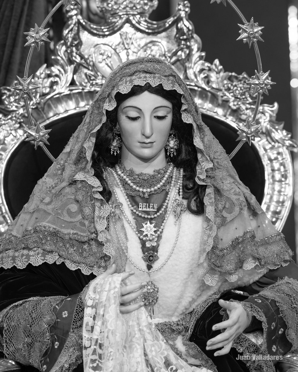 Hdaddebelen's tweet photo. ✨ Ya brilla la Navidad en la Ermita de Belén

Anunciamos con alegría que el tradicional Nacimiento ha sido instalado en el altar mayor, presidido por la tierna mirada de Nuestra Santísima Virgen de Belén Coronada, que nos guía hacia el Misterio que está por llegar. https://t.co/5ICgGtAQDX