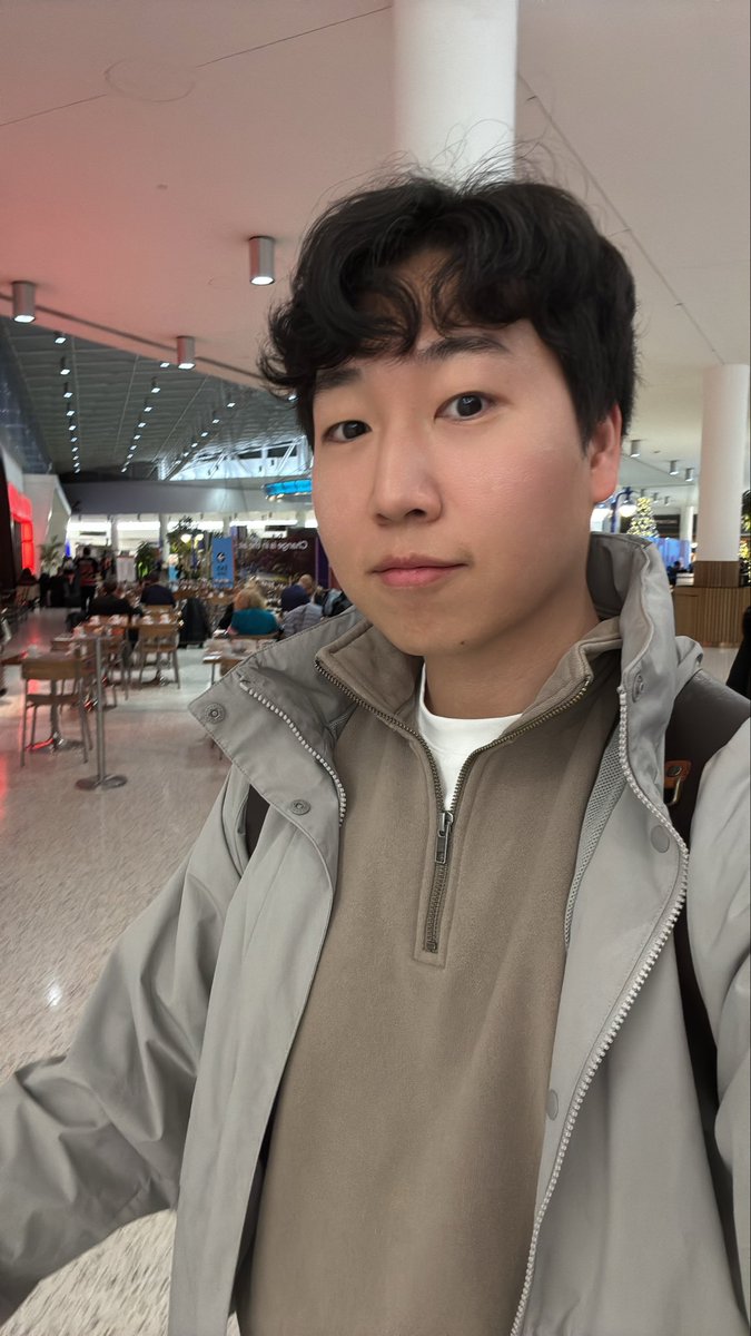 Flying off to Paris! #TFTParisOpen <a href="/CompeteTFT/">Compete TFT</a> just met some TFT players who are also going to Paris as spectator in the same plane. They said they be rooting for me haha NY represent