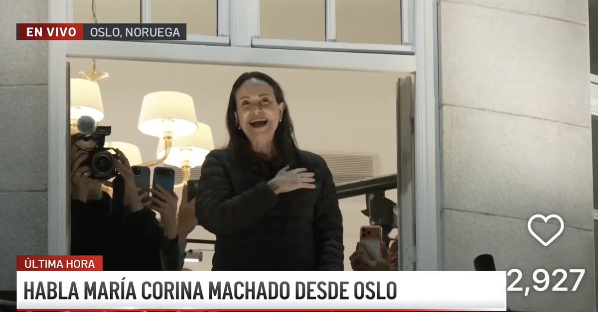 ¡Ahí la tienen en Oslo! Con el corazón en la mano y la mano en el corazón. #Venezuela ⁦<a href="/MariaCorinaYA/">María Corina Machado</a>⁩