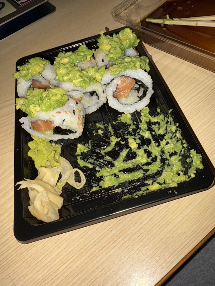 GeraldEvans23's tweet photo. Bought sushi, took avocado out, made guacamole✅ while the rest of you stand over there trying to decide between sushi or guacamole, I’m busy thinking “fuck you, you think inside of the box”. This. is. how. I. operate. I do shit like this every fucking day. #dinner #alpha #sushi https://t.co/0PkRHAWMs9