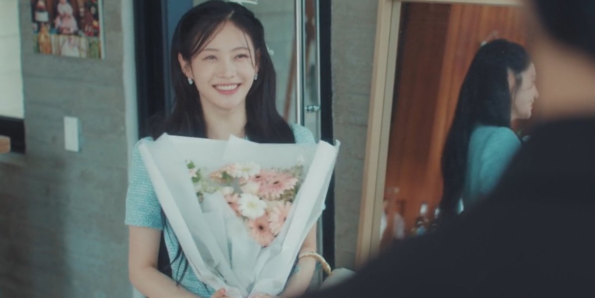 kookiethhv's tweet image. me perdoem mas nunca, repito: nunca o jin da shoppe vai merecer 1% do amor dessa mulher 
#DynamiteKissEp9 #DynamiteKiss