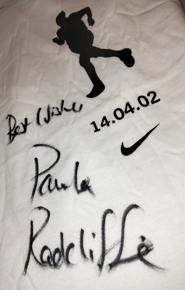 monadsterss's tweet photo. @paulajradcliffe
Hi Paula! Dug up this kidsโ @Nike Bowerman Series shirt from London Marathon 14.04.2002 with Your "Best wishes" signature. After Your epic 2:18 debut? Any memory of signing fan gear that day? Grateful for the story!๐๐ผโโ๏ธ #PaulaRadcliffe #LondonMarathon2002 https://t.co/oI14Rj4tAr