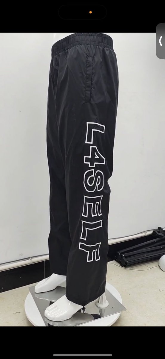 yaboyzekee's tweet image. Dropping in a couple days ⭐️ who want a free pair ? @l4self