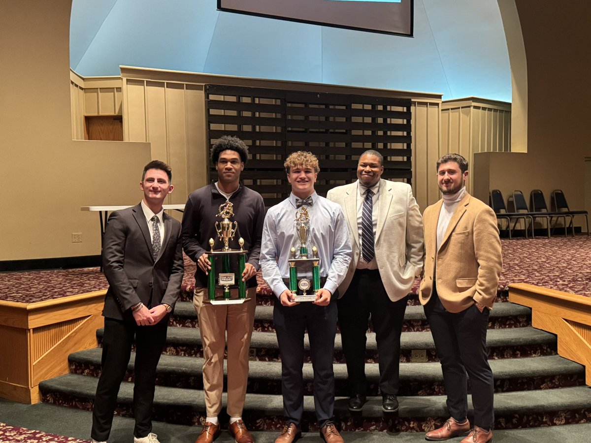 HHQBCLUB's tweet image. 🏈🏆💪🔴⚪️🔵💪🏆🏈
Congratulations to our Patriots who were recognized by the Eyewitness News WEHT WTVW crew tonight at the annual Home Team Friday Awards Banquet!

🏆Jett Goldsberry
✅ HTF People’s Choice MVP
✅ Week 2 HTF MVP
✅ Week 7 HTF Play of the Night
✅ Week 8 HTF Play…