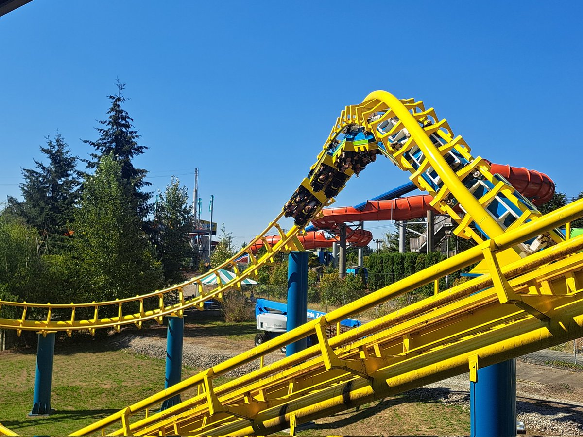 JoeMelba's tweet image. Go to local parks

Go to small parks

You probably won't find a new top 10 coaster but you might find joy in the vibes you can't find at the big boys....in the stillness. I know I did @WildWavesPark

You never know when you won't be able to anymore