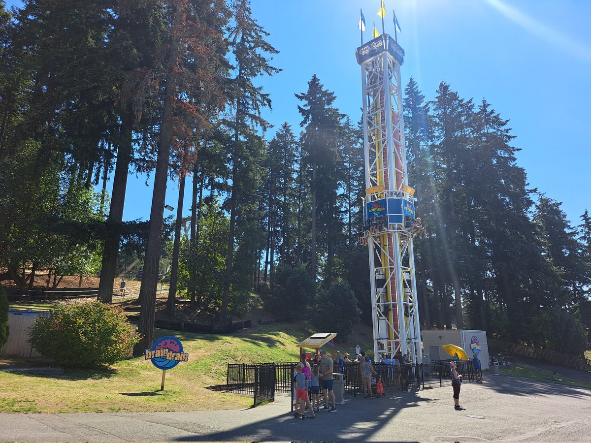 JoeMelba's tweet image. Go to local parks

Go to small parks

You probably won't find a new top 10 coaster but you might find joy in the vibes you can't find at the big boys....in the stillness. I know I did @WildWavesPark

You never know when you won't be able to anymore