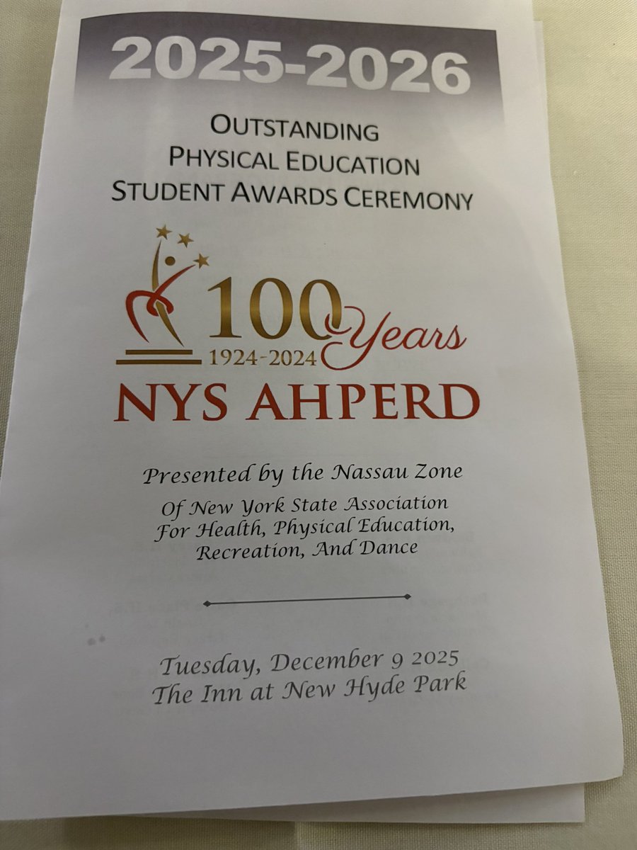 MineolaAthletics tweet media