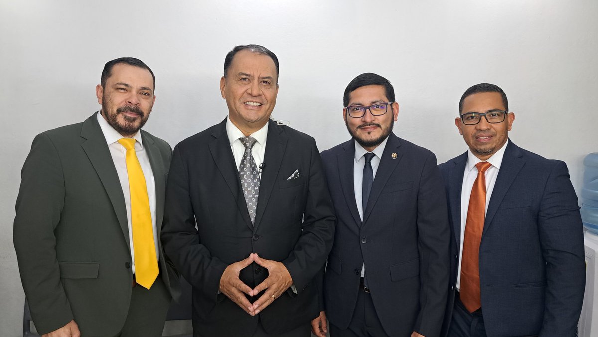 arias6437's tweet photo. Muy grato compartir Panel!! https://t.co/qopq1MQWSu