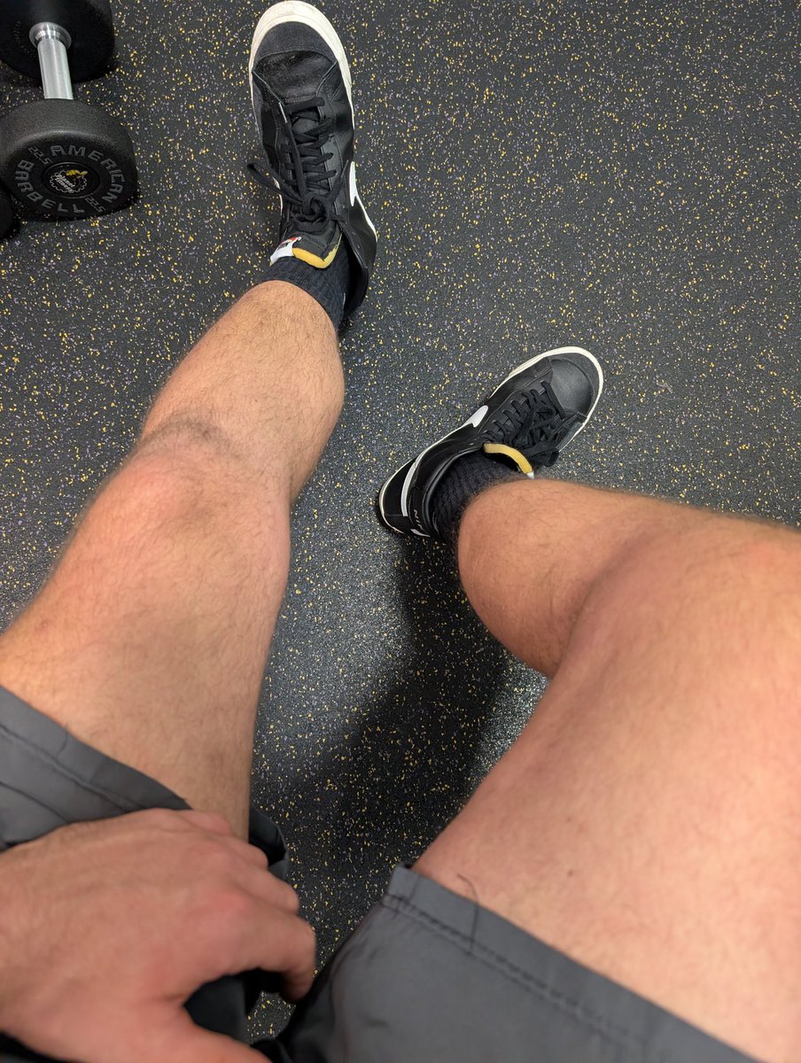 cashextract0r's tweet photo. Send to your favorite Calfmaster while I'm working out https://t.co/kfzStVLQ45