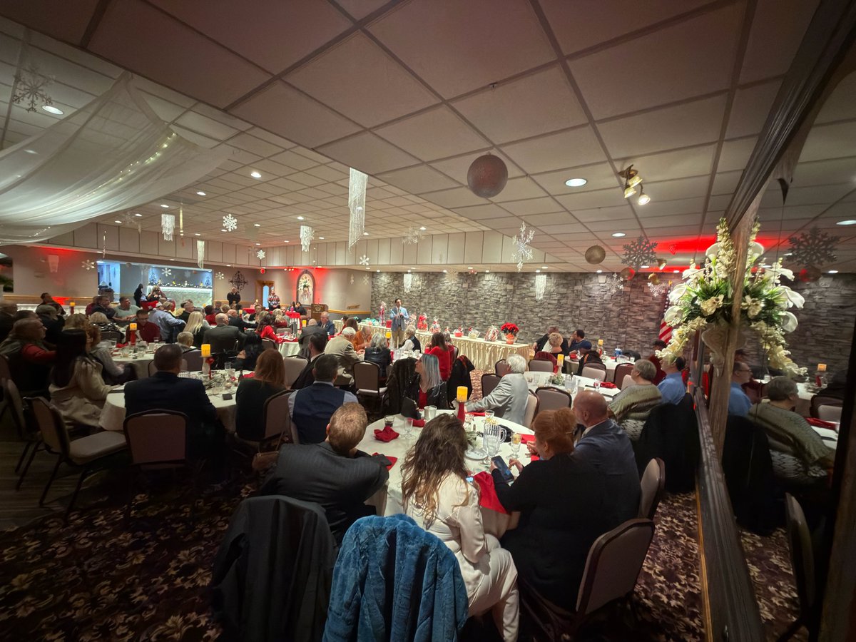 marcellstrbich's tweet photo. Capped off a 3 County day across snowy Ohio (i.e Clinton, Cuyahoga) with friends and patriots at the Conservative Club of Trumbull County Christmas🎄Party. Our energy and ideas are unmatched. Our message cannot be beat. One-Day/One Vote! https://t.co/ISCFPLo8Rc