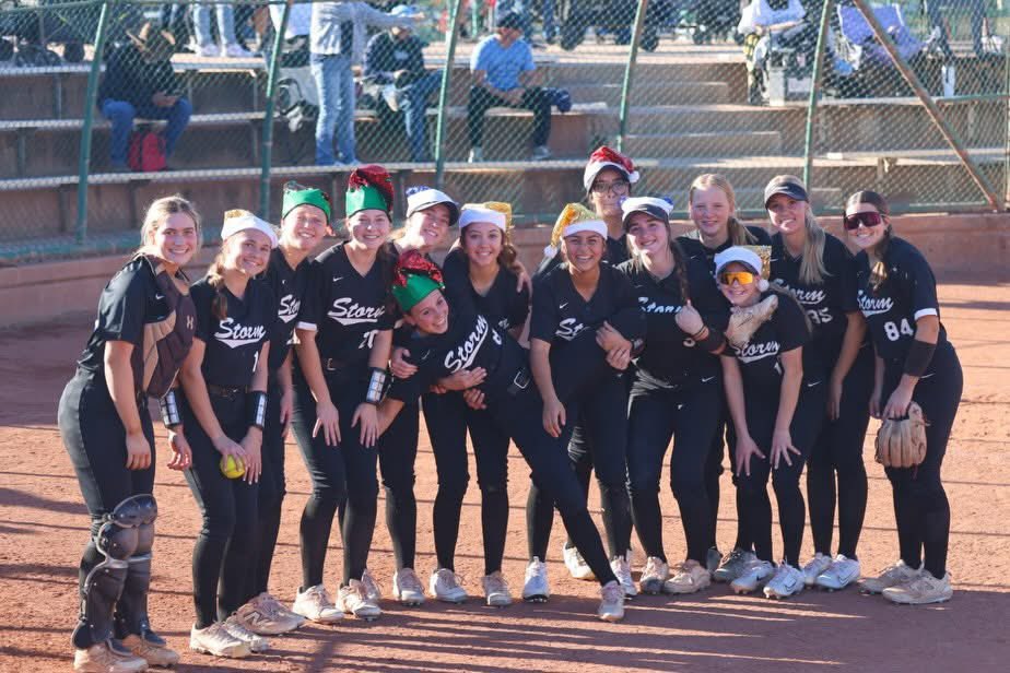 Emmashaffer2027's tweet photo. We finished our last tournament for the fall coming in second place. I hit .500 and now it’s time to put in the work over winter break getting ready for our last tournament before high school. Lucky to be apart of such an amazing team. @azstormcaptain https://t.co/yCz76hSTtO
