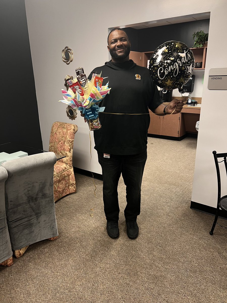 Dr. Sanders- Principal TMHS💛🖤 tweet media