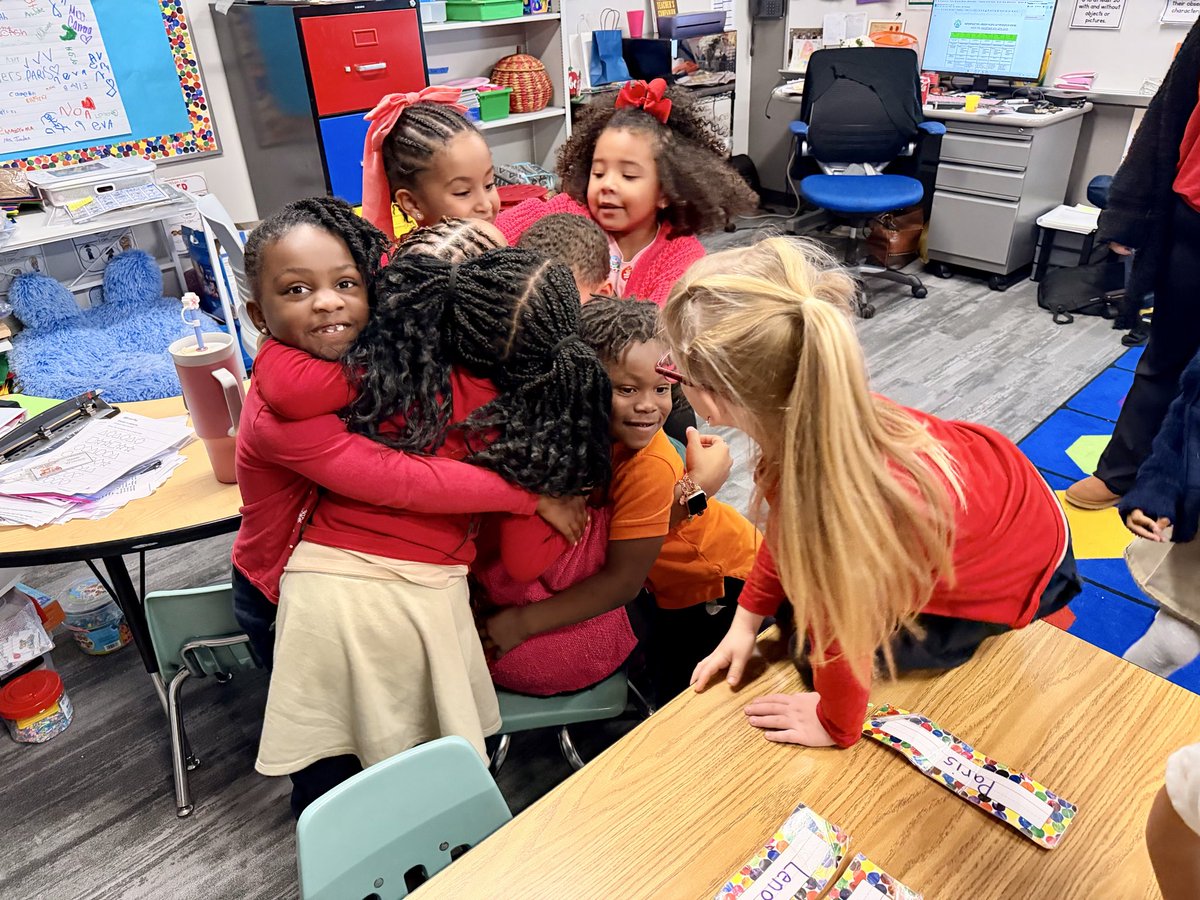 Falcon Flight: Freshman Mentorship Program tweet media