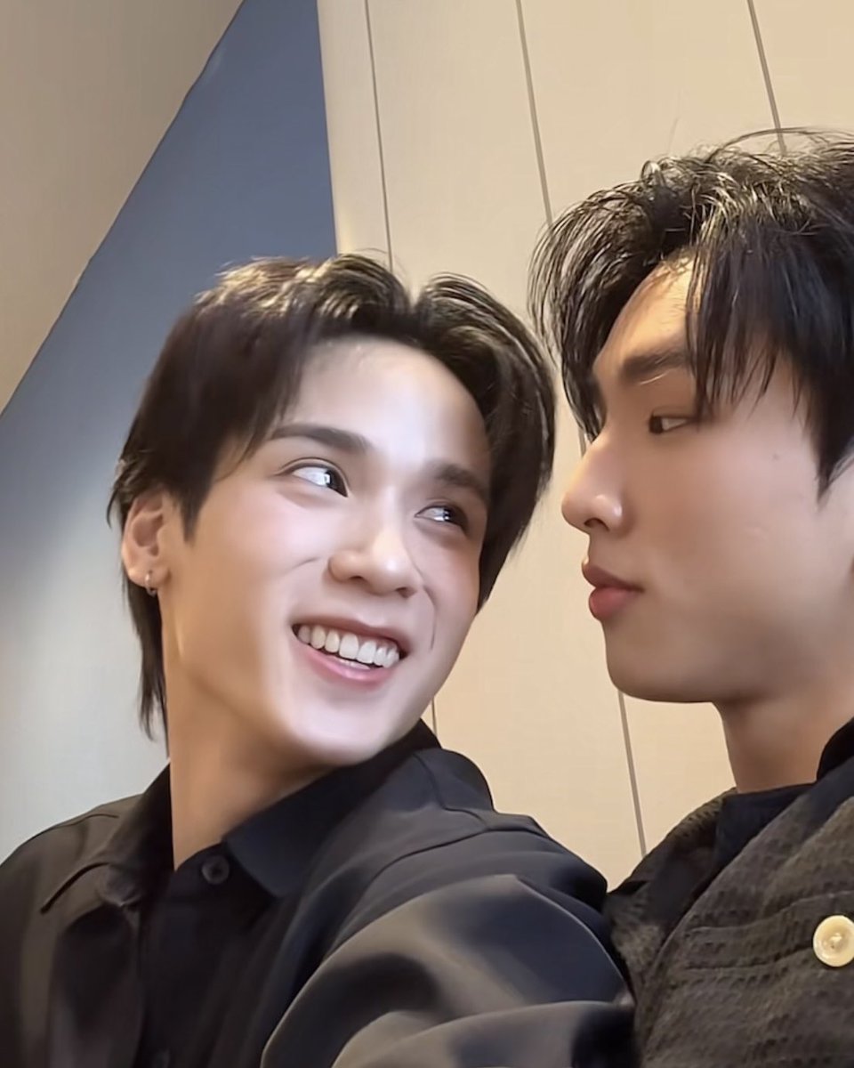 naneng_jaa's tweet image. ♡ #SurfJava #swensurf #javabh ✧˖

Surf said :