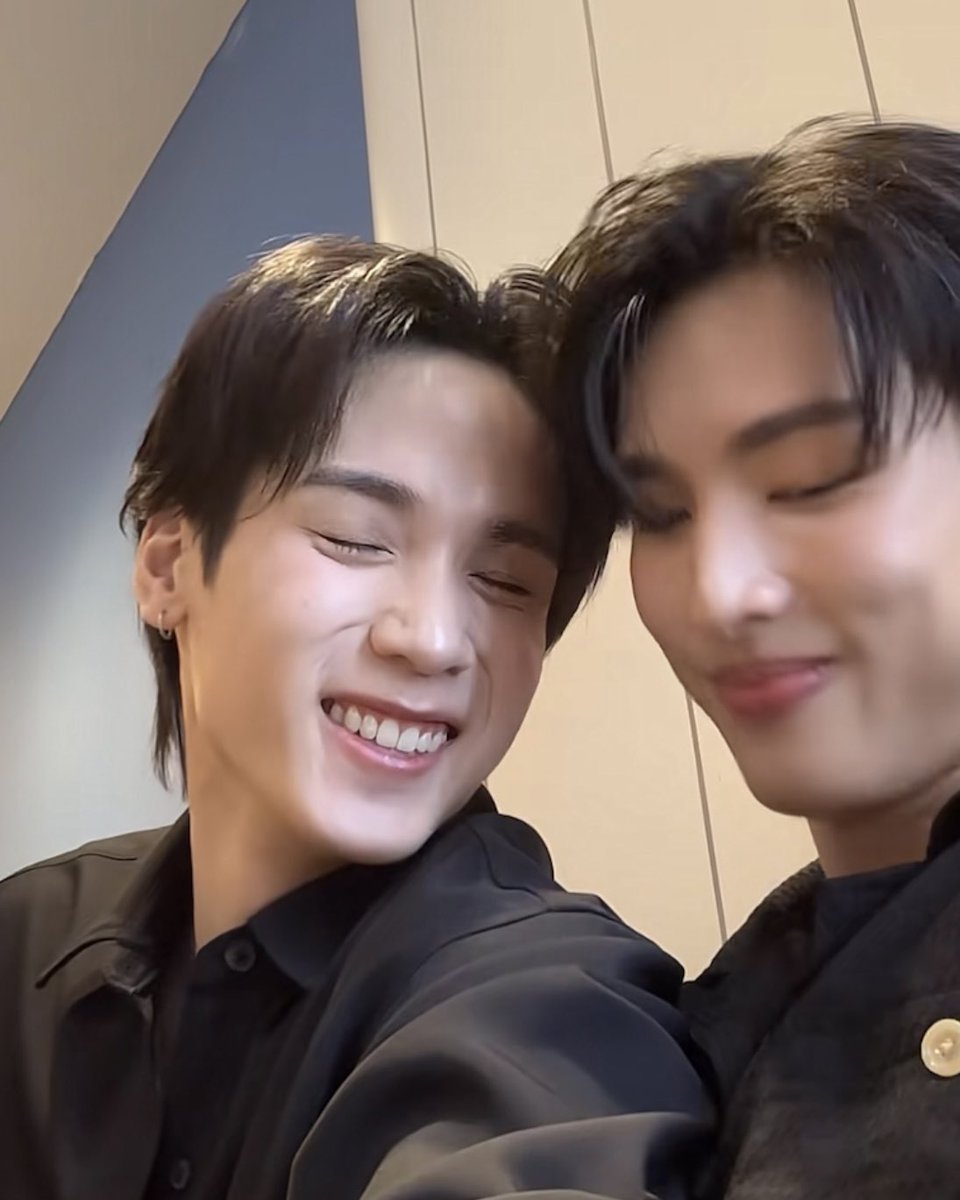 naneng_jaa's tweet image. ♡ #SurfJava #swensurf #javabh ✧˖

Surf said :