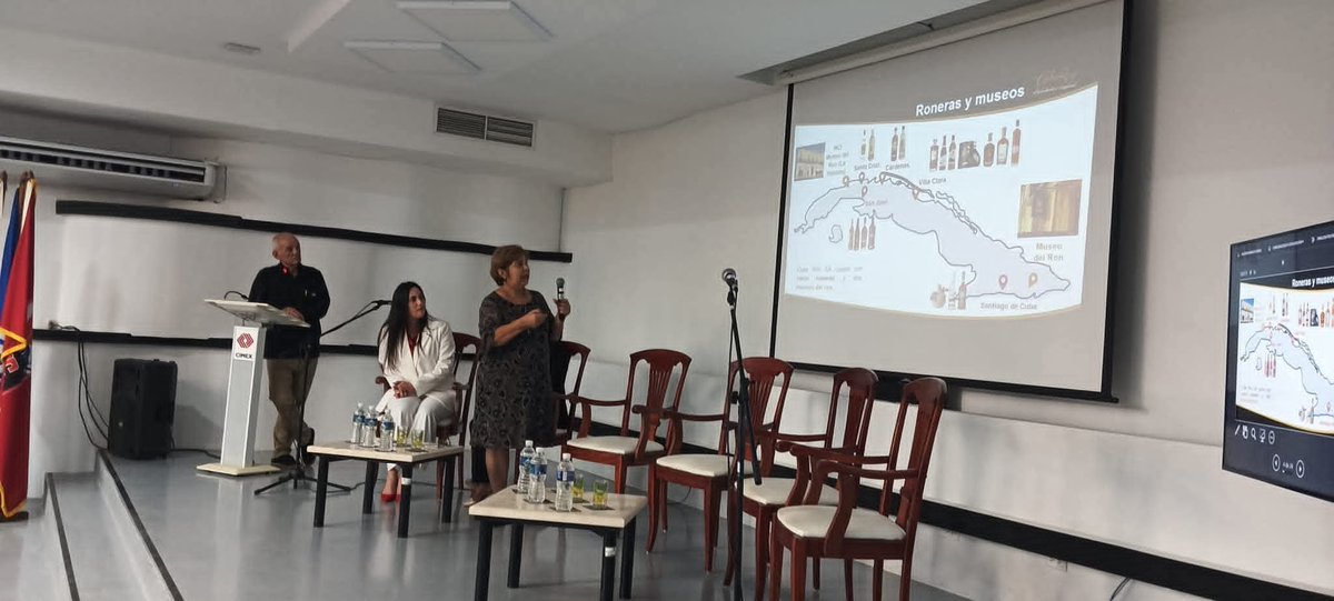 Con la presencia de la viceprimera ministra <a href="/InesMChapman/">Inés María Chapman Waugh</a> y el presidente del ICS, <a href="/alfonso_noya/">Alfonso Noya Martínez🇨🇺</a>, sesiona el Primer Taller Nacional de la Marca Pais, poco más de un año de la entrada en vigor de la Ley 162 y de la constitución del  propio Consejo de la Marca País. <a href="/MinagCuba/">Ministerio de la Agricultura de Cuba</a>