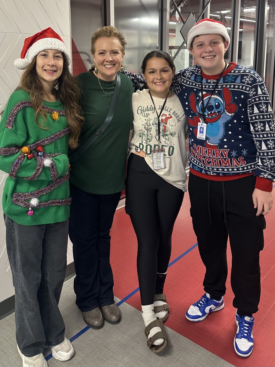 My day was made seeing my former Kindergarten students who are now at RVMS caroling at my campus!! 🎄 I used to be taller than them! ❤️💚❤️