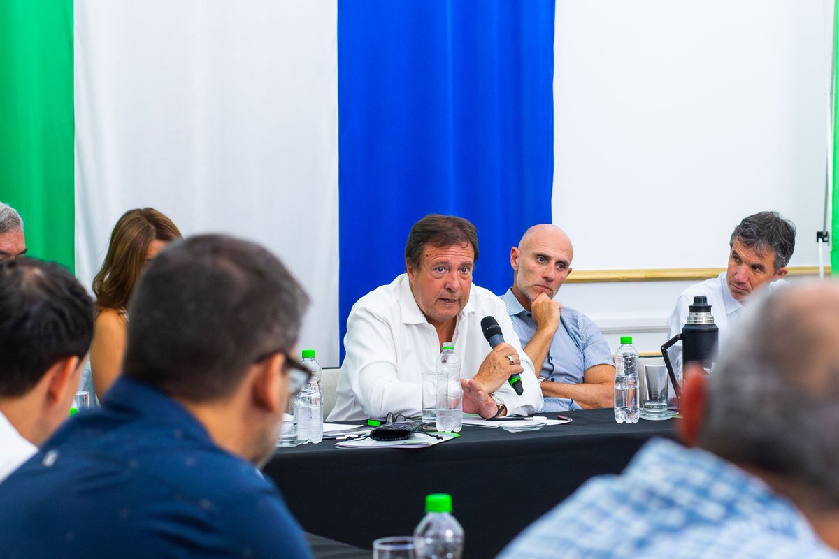 RÍO NEGRO PLANIFICA EL AGUA DE LOS PRÓXIMOS 30 AÑOS💧

Presentamos el Plan Maestro Hídrico: una herramienta estratégica que nos permite mirar lejos, ordenar prioridades y tomar decisiones con previsibilidad. Un estudio serio y con estándares internacionales, elaborado junto a