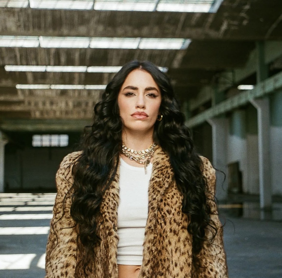 popstarlalero's tweet photo. Reina LALI 2025.

Oficialmente NVAACEDL de Lali es el disco más vendido del año en Argentina.

Es el disco femenino más escuchado del año en Argentina.

Su documental es #1 en Netflix.

Récord de asistencia con 5 estadios Vélez Sold Out. Primera artista argentina en lograrlo. https://t.co/JnpGUBOmeu