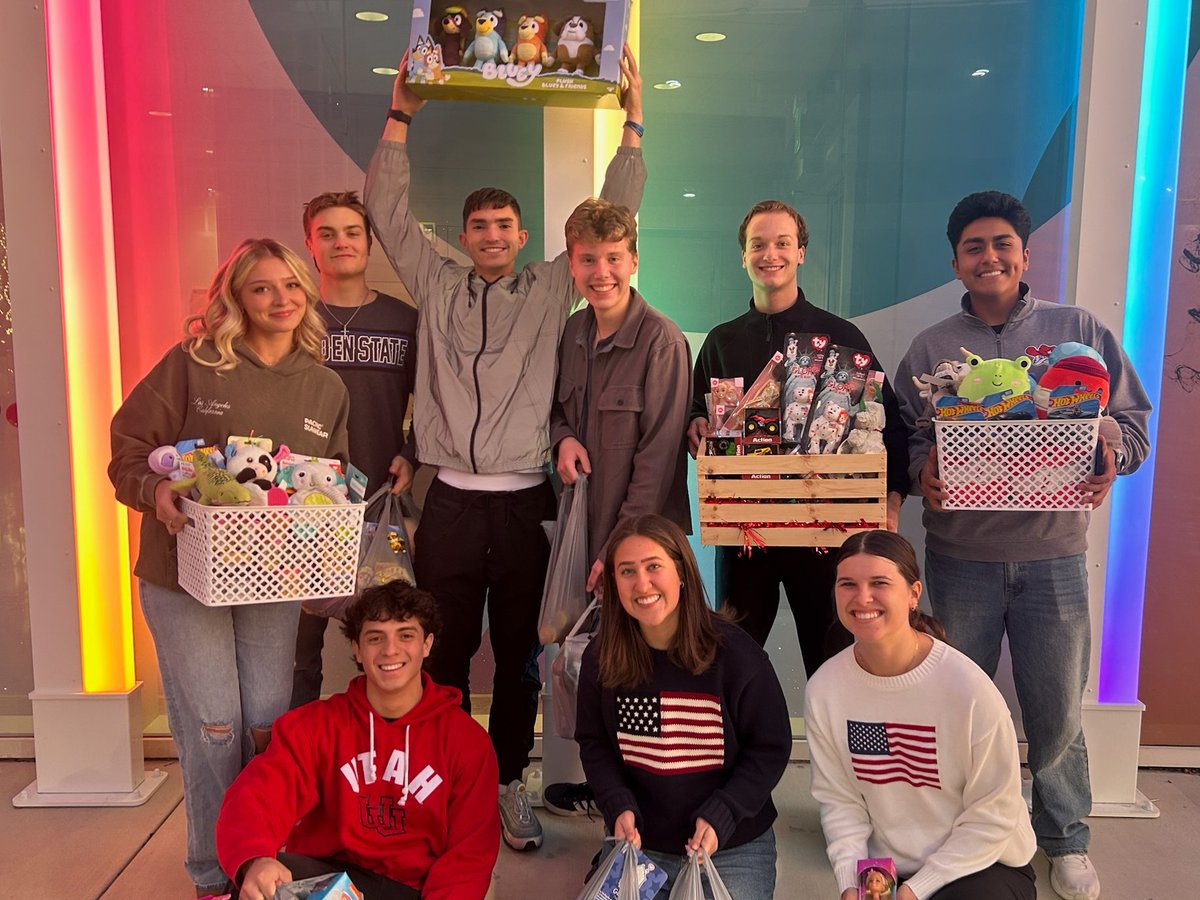 rileybeesley's tweet image. This is easily the most impactful thing we have ever done as College Republicans. Very grateful for our amazing team and donors that made this possible. 

Today, we hope to have brought joy to young Utahns!